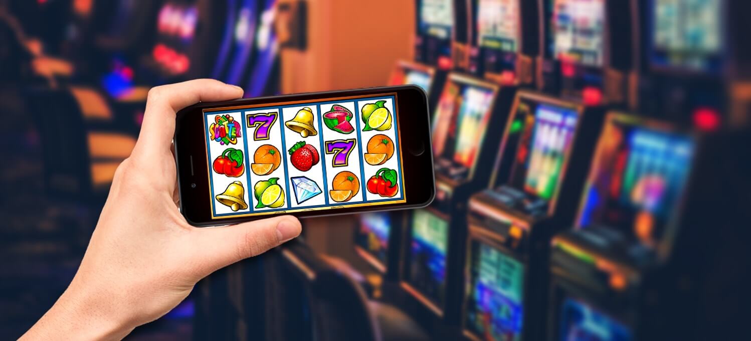 What is better to play traditional or slot online?