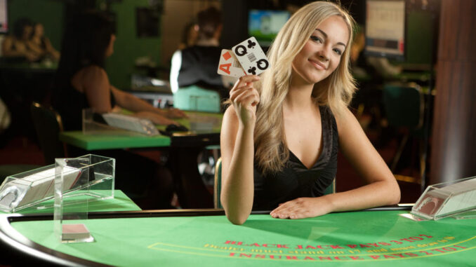2013_live_blackjack_blonde_female_dealer_22_0